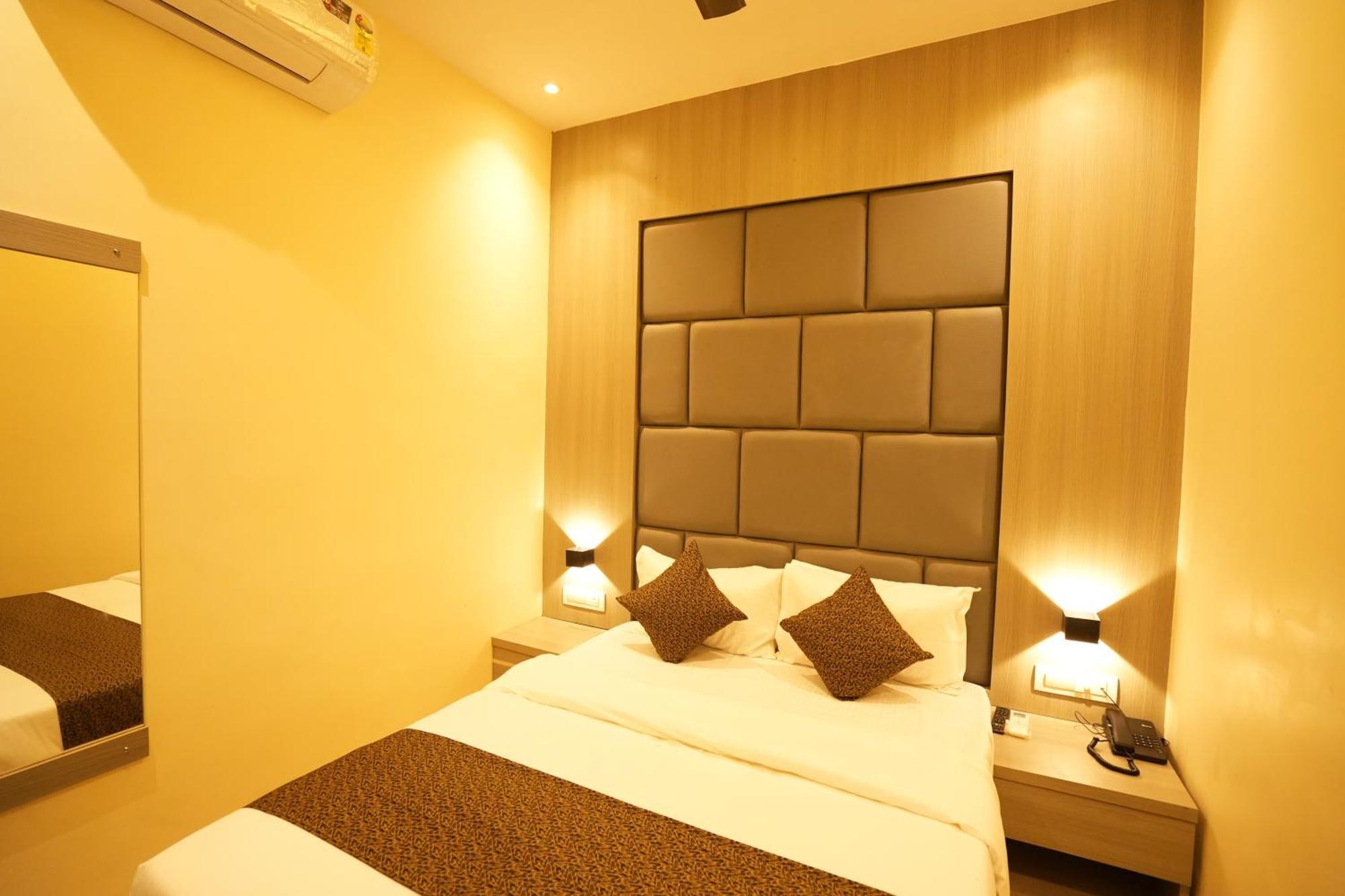 Hotel Boston Mumbai Exterior photo