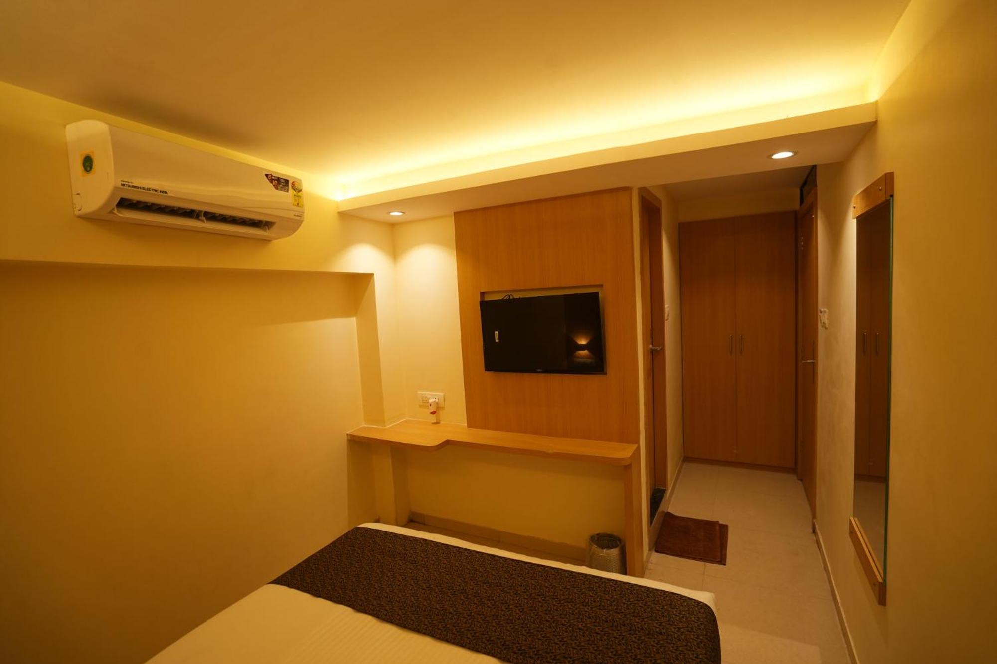 Hotel Boston Mumbai Exterior photo