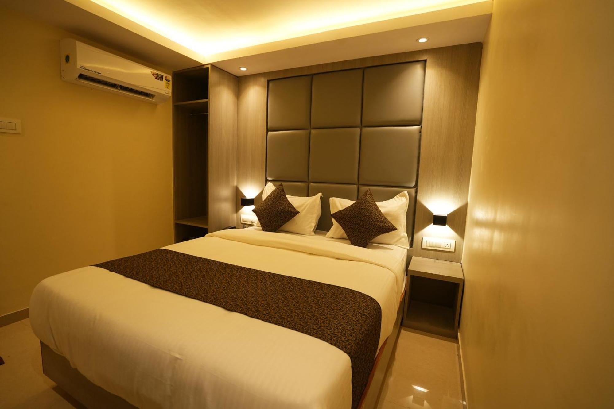 Hotel Boston Mumbai Exterior photo