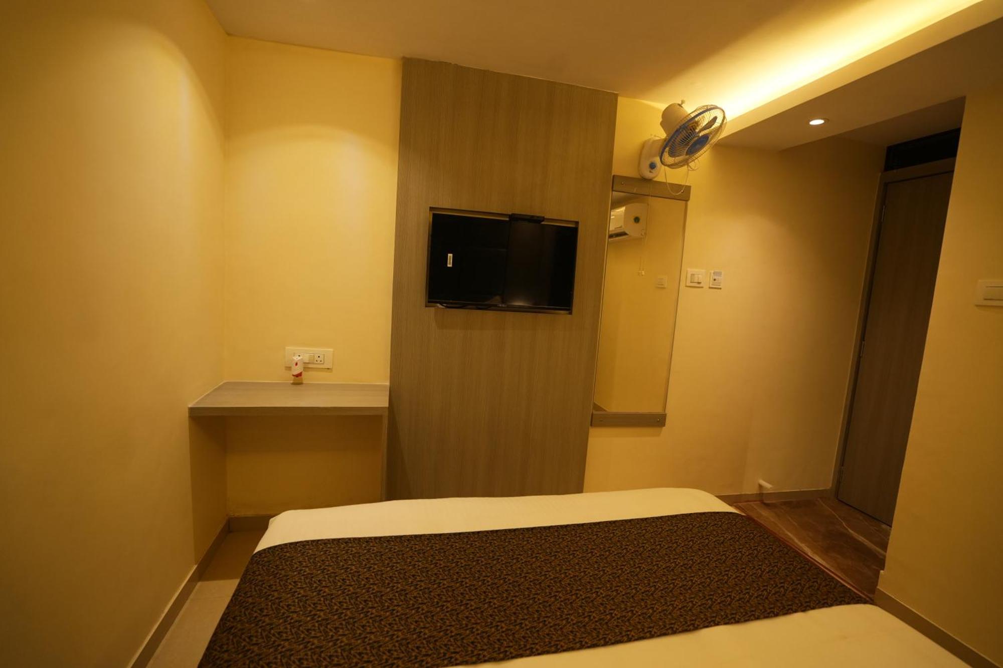 Hotel Boston Mumbai Exterior photo