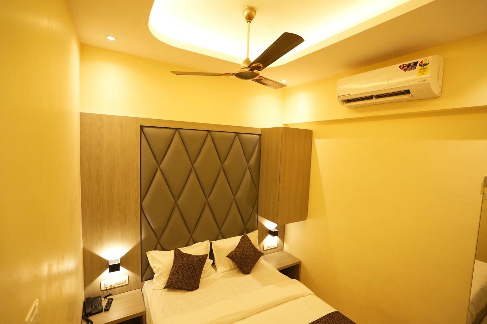Hotel Boston Mumbai Exterior photo