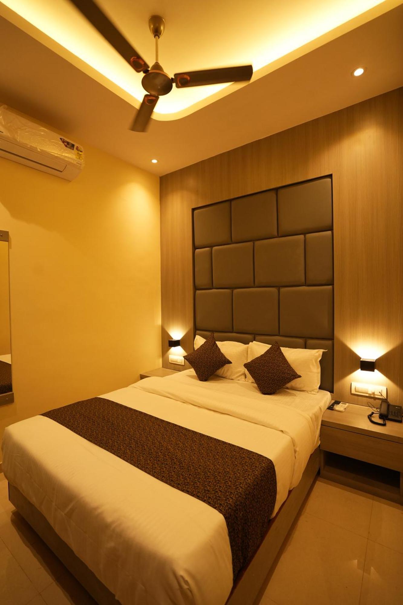 Hotel Boston Mumbai Exterior photo